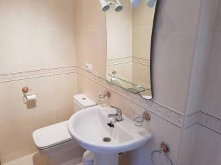 Stunning 2-Bed House in Nerja w. pool, a/c, garage - Nerja - 9