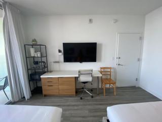 Amazing Studio Beach Walking Distance! 26B - Hallandale Beach - 5