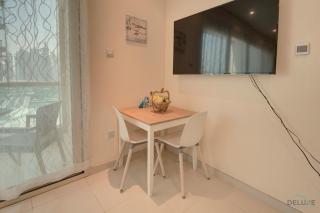 Modern Studio at Royal Oceanic JBR by Deluxe Holiday Homes - Dubai - 8