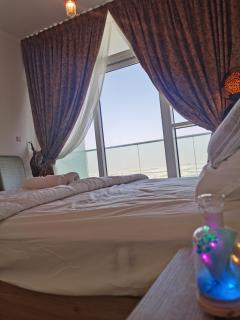 Heaven Escape surrounded by stunning golf view High floor -Netflix-GYM-pool -perfect vacations - Dubai - 7