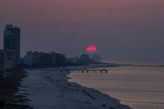 Tradewinds 204 - Cozy Beachfront Getaway - 7