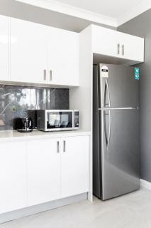 New 2 Bedroom House 500m to Mall with Free Parking - Bankstown - 3