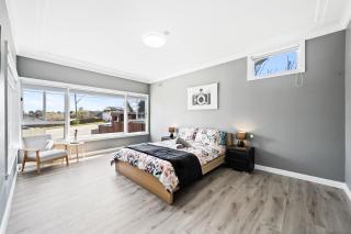New 2 Bedroom House 500m to Mall with Free Parking - Bankstown - 0