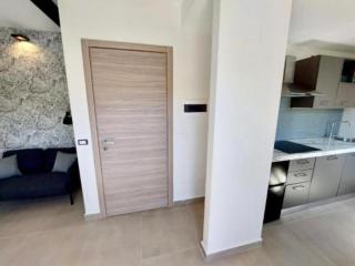 Luxury Apartment with balcony garden view - 4