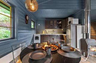 Cabin alongside the beautiful fjærlandsfjord - 3