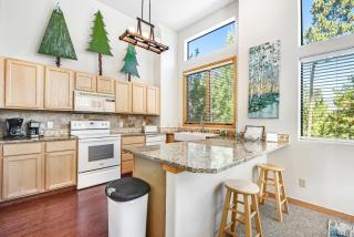 Peregrine Place - 1