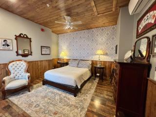 The Russ House - Tombstone - 8