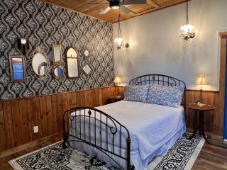The Russ House - Tombstone - 7