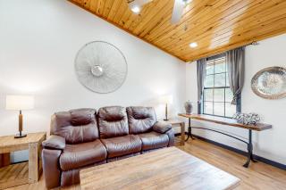 Headquarters Hideaway - Fredericksburg - 3