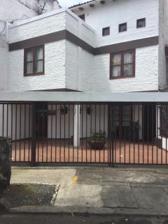 Beautiful Colonial House - 5