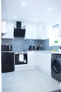 Stunning 2-Bed Apartment in Harrow - Harrow - 5