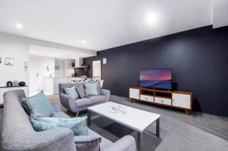 Circle on Cavill - 2 Bedroom Ocean View Units - Gold Coast - 3