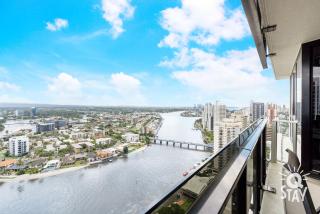 Circle on Cavill - 2 Bedroom Ocean View Units - Gold Coast - 7