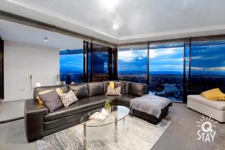 Circle on Cavill - 2 Bedroom Ocean View Units - Gold Coast - 1