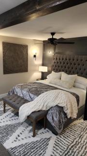 Town Square Retreat - Blairsville - 7