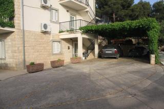Apartments with a parking space Jelsa, Hvar - 8732 - 1