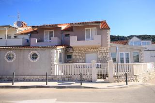 Apartments with a parking space Hvar - 8810 - 8