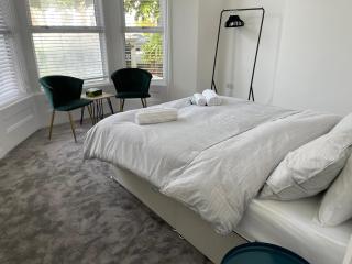 Spacious 2-Bed Apartment with free parking - Eastbourne - 8