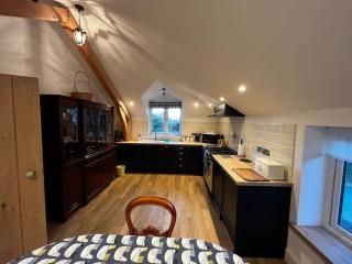 Byre - Farm Cottage on 9 acre Equestrian Small Holding - Salisbury - 1