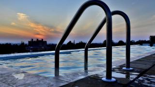 Entire serviced Coral apartment With pool - 5