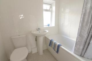 Alderton House - Spacious 3 Bed with Parking - Nottingham - 5
