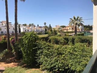 Modern Coastal Apartment Near Puerto Banús - Marbella - 4