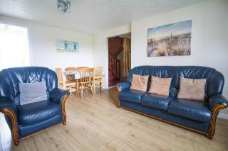 Seaside Holiday Cottage By The Beach In Beautiful Hemsby, Norfolk Ref 99006J - Hemsby - 7