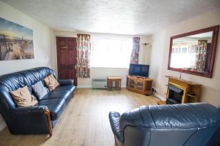 Seaside Holiday Cottage By The Beach In Beautiful Hemsby, Norfolk Ref 99006J - Hemsby - 4