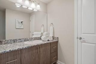 Downtown Luxury Apartment with King Bed - Waco - 4