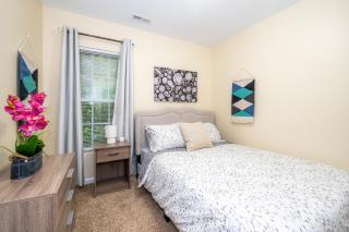 Serine Space - Townhome - King Bed - Duke - Long Term Stays - Durham - 1