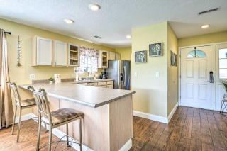 Central Branson Condo with Pool Walk Everywhere! - Branson - 3