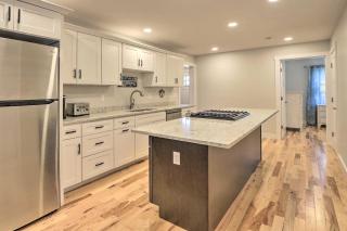 Sun-Dappled Retreat - Walk to Wickaboag Lake! - 4