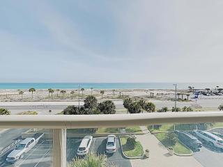 Sabine Yacht & Racquet #5E - 5