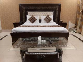 Hotel Visit Inn One - Lahore - 0