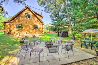 Pet-Friendly Warrens Cabin with Fire Pit! - Warrens - 0