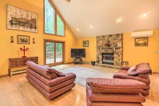Fire Pit, Indoor Pool Access Big Bass Lake Cabin - Gouldsboro - 9