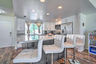 Pool and Spa Sun-Dappled Palm Desert Retreat! - 6