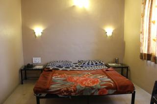 Hotel Vyankatesh & Pure Veg Restaurant - Mahabaleshwar - 7