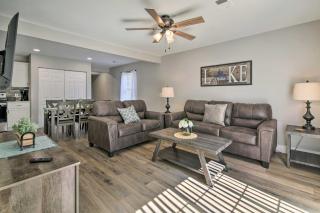 Chic Townhome about 6 Mi to Talking Rocks Cavern! - Kimberling City - 0