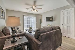 Chic Townhome about 6 Mi to Talking Rocks Cavern! - Kimberling City - 4