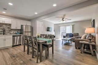 Delightful Townhouse with Patio and Shared Yard! - Kimberling City - 0