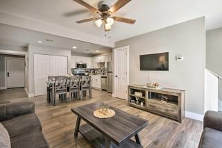 Delightful Townhouse with Patio and Shared Yard! - Kimberling City - 4