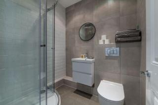 Two Bed - Tower Bridge - London City by Prime London Stays M-2 - Londra - 5