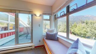 Cozy 1BR, steps from Creekside Gondola by Harmony Whistler Vacations - Whistler - 3