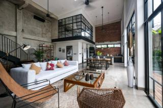 Modern 3BR loft villa in the heart of Canggu - 1
