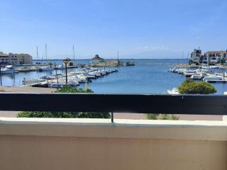 Appartement T3 avec balcon et parking, accès piscine, espaces sportifs - FR-1-195-96 - Le Barcarès - 0