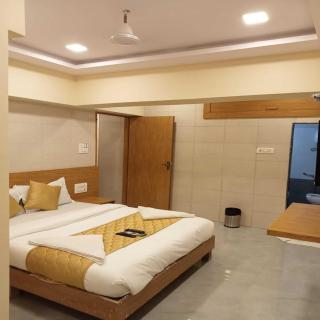Hotel New Sarah Inn, Andheri West - Mumbai - 0