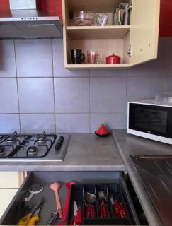 Appartement indépendant, terrasse couverte, rouge - 6