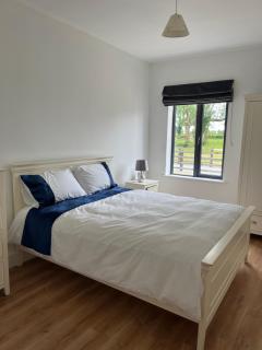 Cosy Cottage & Lake views - 5