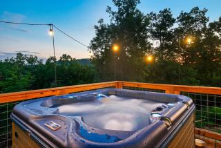 SUMMER DEALS! - 10 min to Parkway - Mt View- Hot Tub-Cozy Cabin - Sevierville - 0